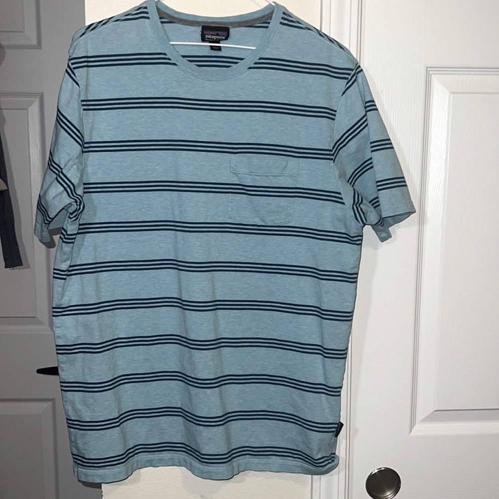 Patagonia Blue + blue stripes crewneck short sleeve pocket tee T Shirt M organic